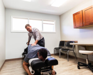 chiropractor spinal adjustment for back